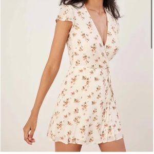 Mini wrap reformation dress size med